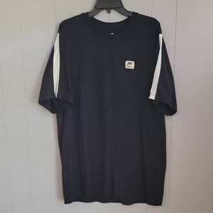 Nike Men's Shirt XXL Black Patch Emblem Short Sleeve T-Shirt